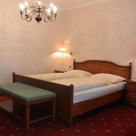 Hotell Alexander 4*