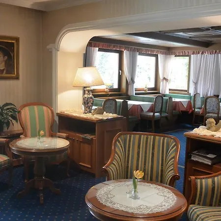 Alexander 4*