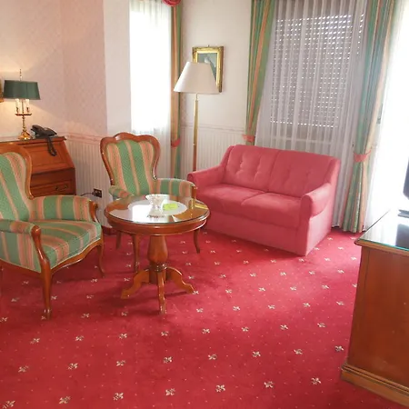 Отель Alexander 4*