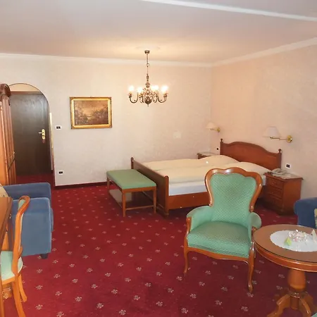 Отель Alexander 4*