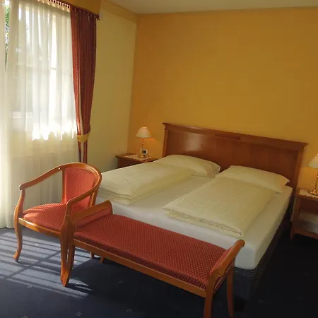 Отель Alexander