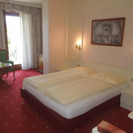 Ξενοδοχείο Alexander 4*