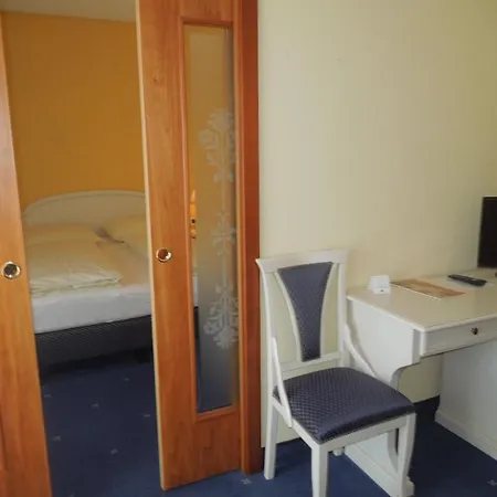 Alexander Отель 4*