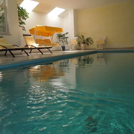 Alexander Отель Мерано